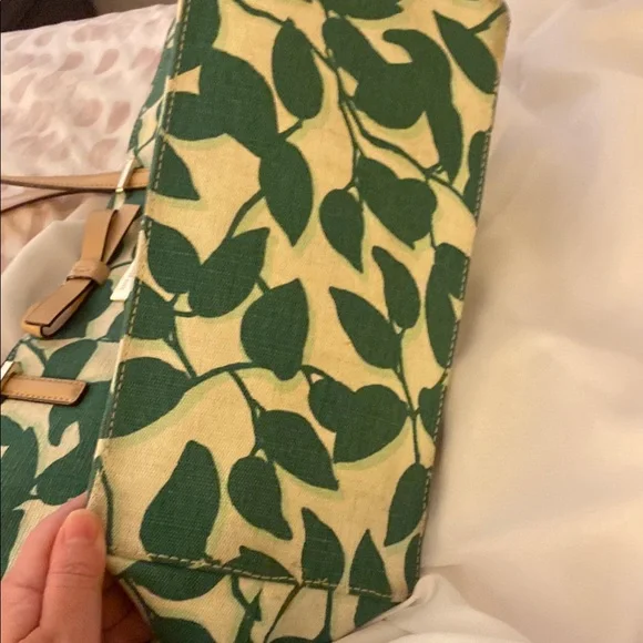 Kate Spade Green and White Botanical Tote - Picture 14 of 16